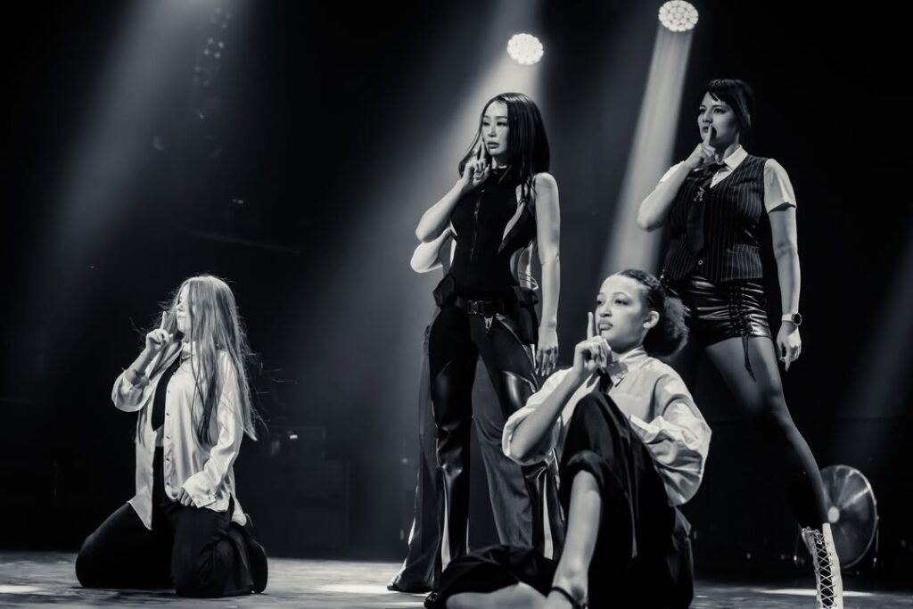 hyolyn 2025eu tour 04